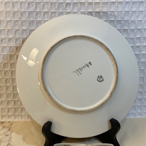 Designer Plate - Picture 2 of 3